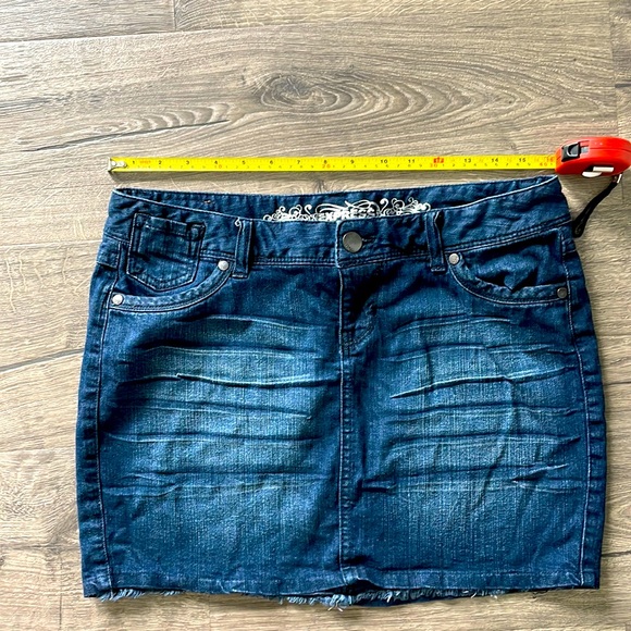 Express Jeans skirt mini denim 98% cotton size 8 - Picture 1 of 4